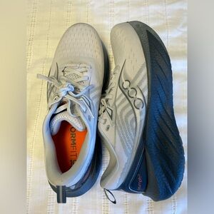 Saucony triumph 22 men’s running shoes 👟